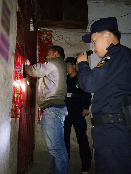 石家庄粗心妈妈误将幼女锁家中 